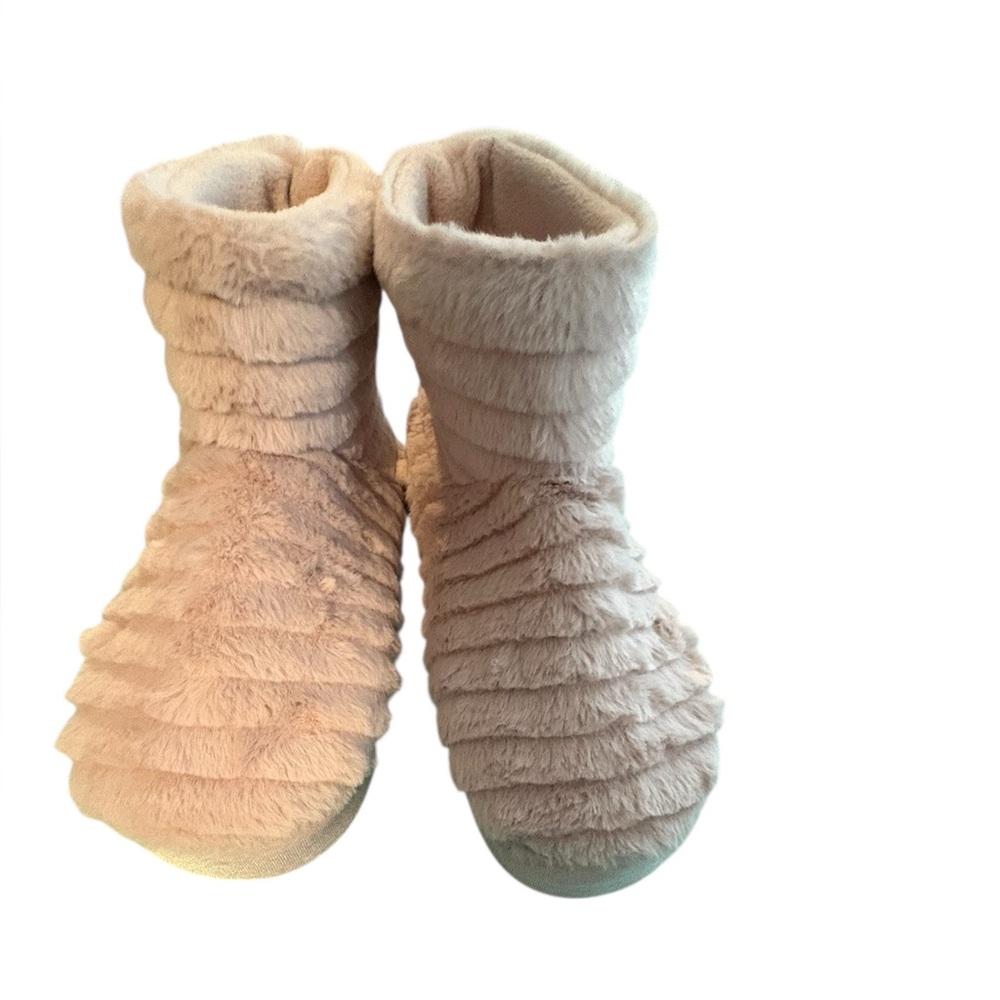 UNBRANDED soft pink massage slipper booties. Womens 10-12. Like new